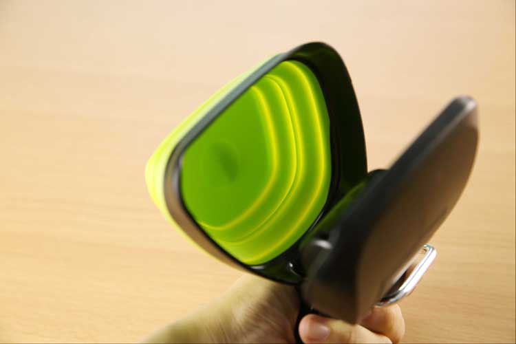 Portable Dog Pooper Scooper – Foldable & Hygienic Cleanup Tool